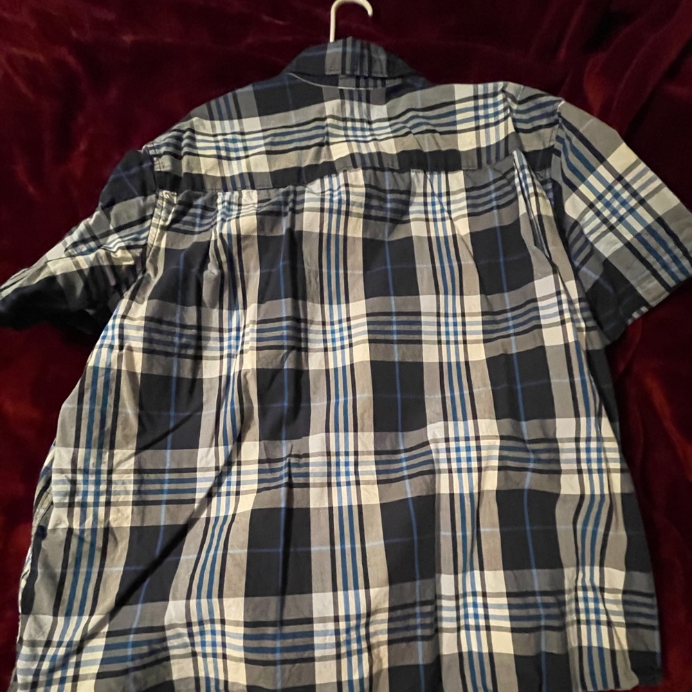 Button up - Picture 2 of 3